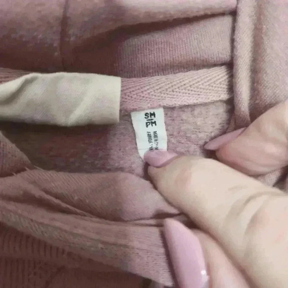 Cabin Fever Dusty Rose Oversized Kangaroo Pocket Style Hoodie Size S/M - Picture 11 of 11